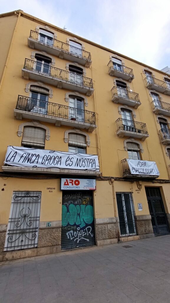 La Finca Groga és nostra Fora Especuladors